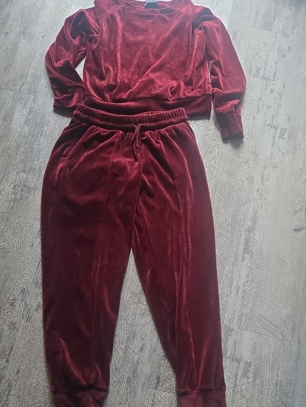 KIMBERLY BRANDVelvet Jogger Pants - Wine Red